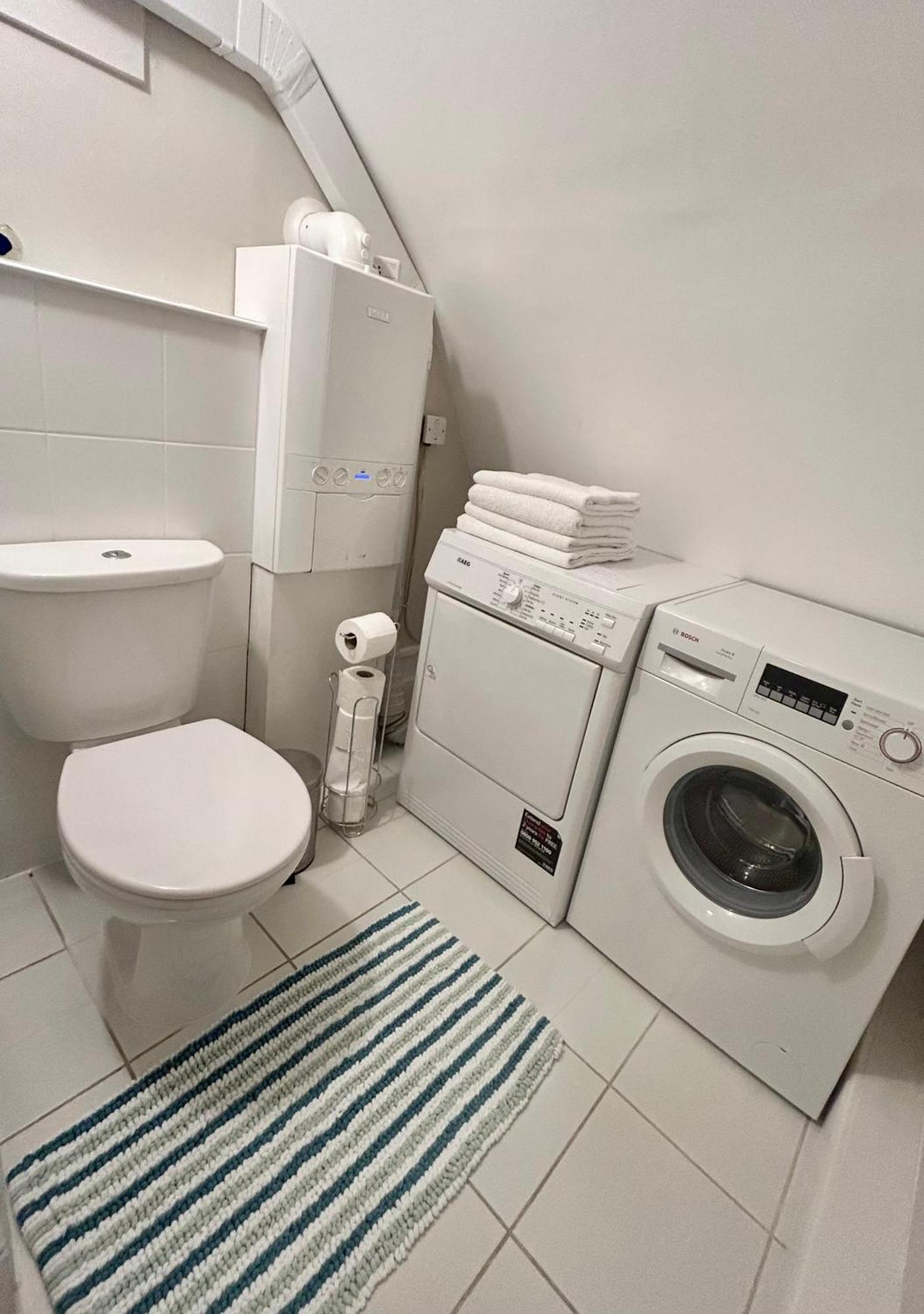 Spacious Comfortable Flat With Free Parking In East Finchley, Muswell Hill & Close To Alexandra Palace Londra Exterior foto
