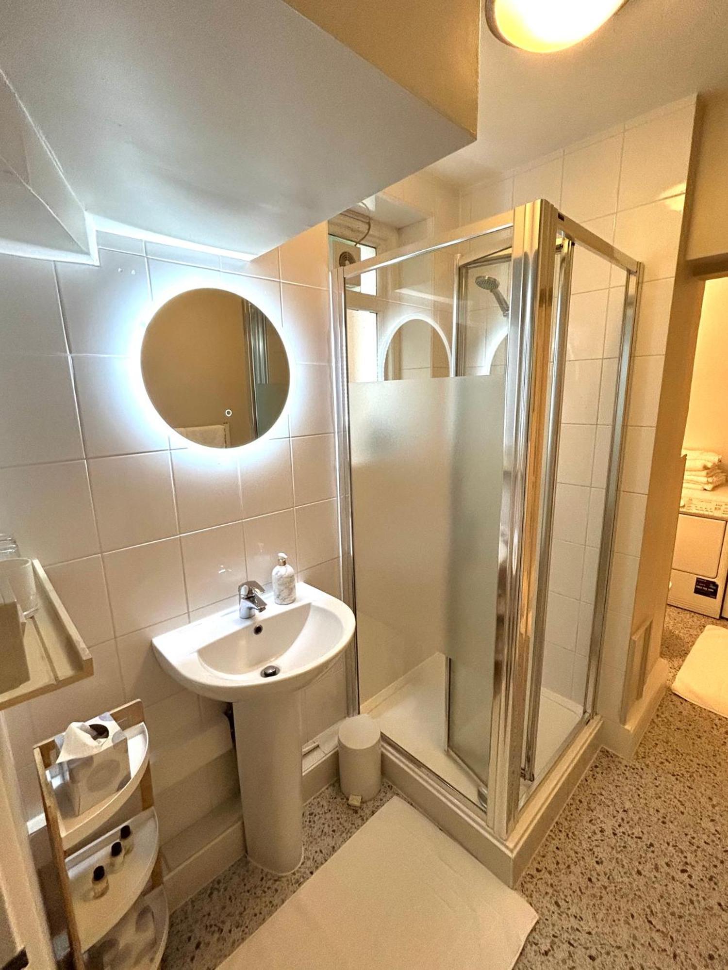 Spacious Comfortable Flat With Free Parking In East Finchley, Muswell Hill & Close To Alexandra Palace Londra Exterior foto