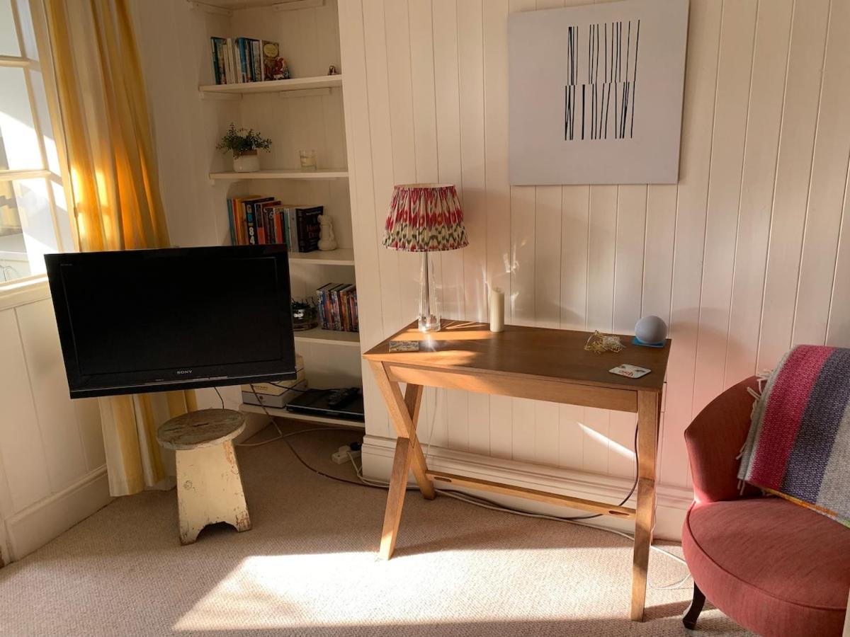 Spacious Comfortable Flat With Free Parking In East Finchley, Muswell Hill & Close To Alexandra Palace Londra Exterior foto