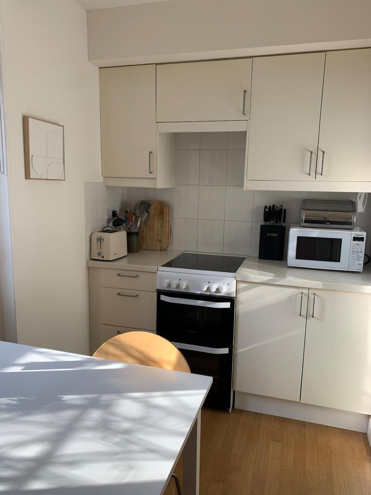 Spacious Comfortable Flat With Free Parking In East Finchley, Muswell Hill & Close To Alexandra Palace Londra Exterior foto